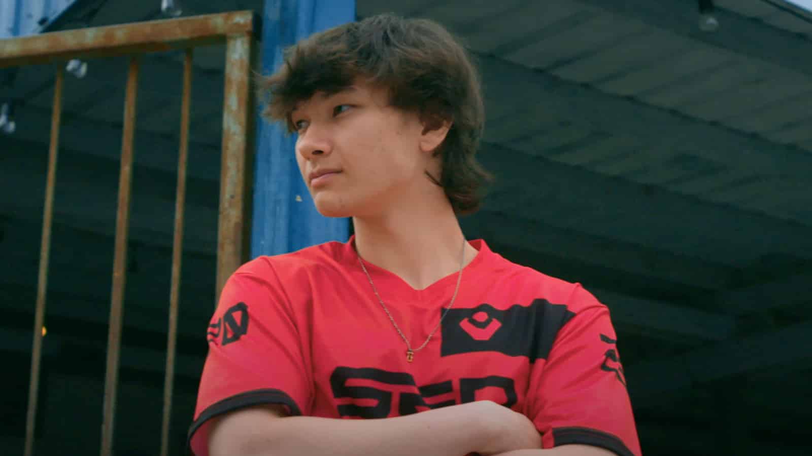 joueur pro valeureux sinatraa en maillot des sentinelles