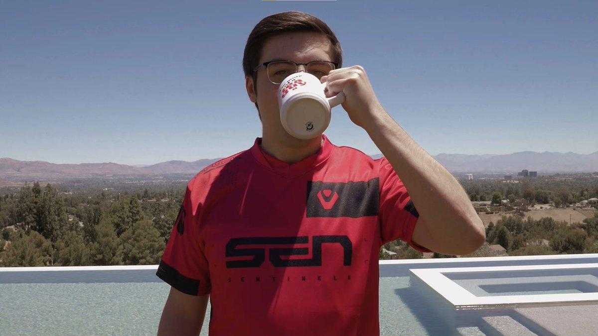 Shroud profite d'un pic majeur de Twitch après avoir aveuglé les fans de VALORANT avec la signature de Sentinels